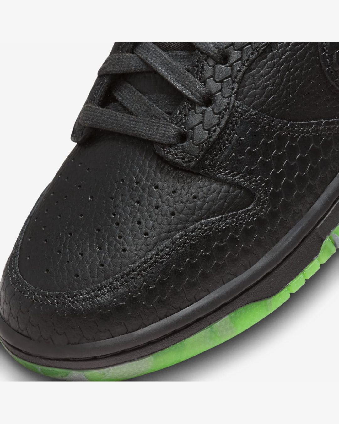Nike Dunk Mid Halloween FQ8749-010 2