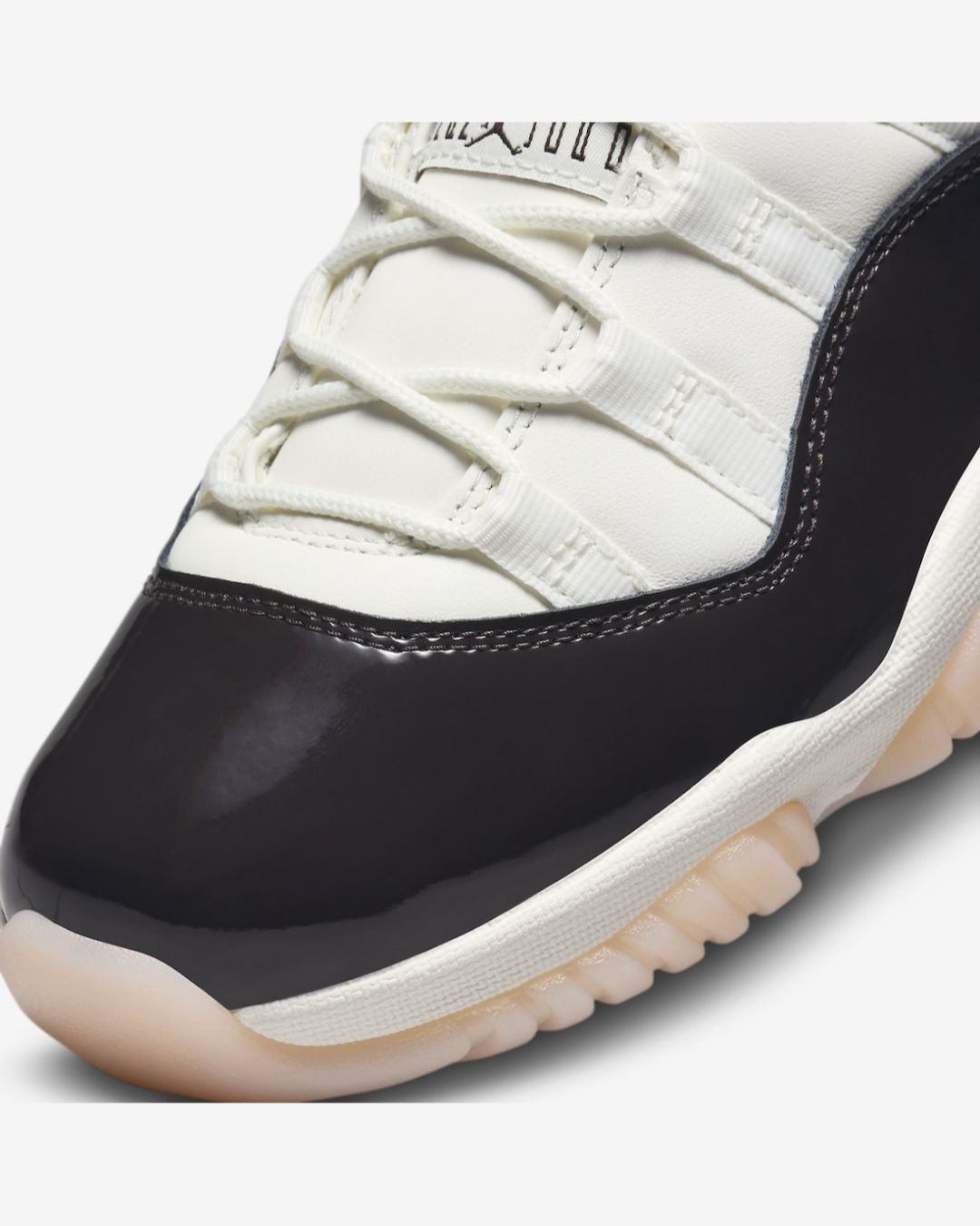 Air Jordan 11 Neapolitan AR0715-101
