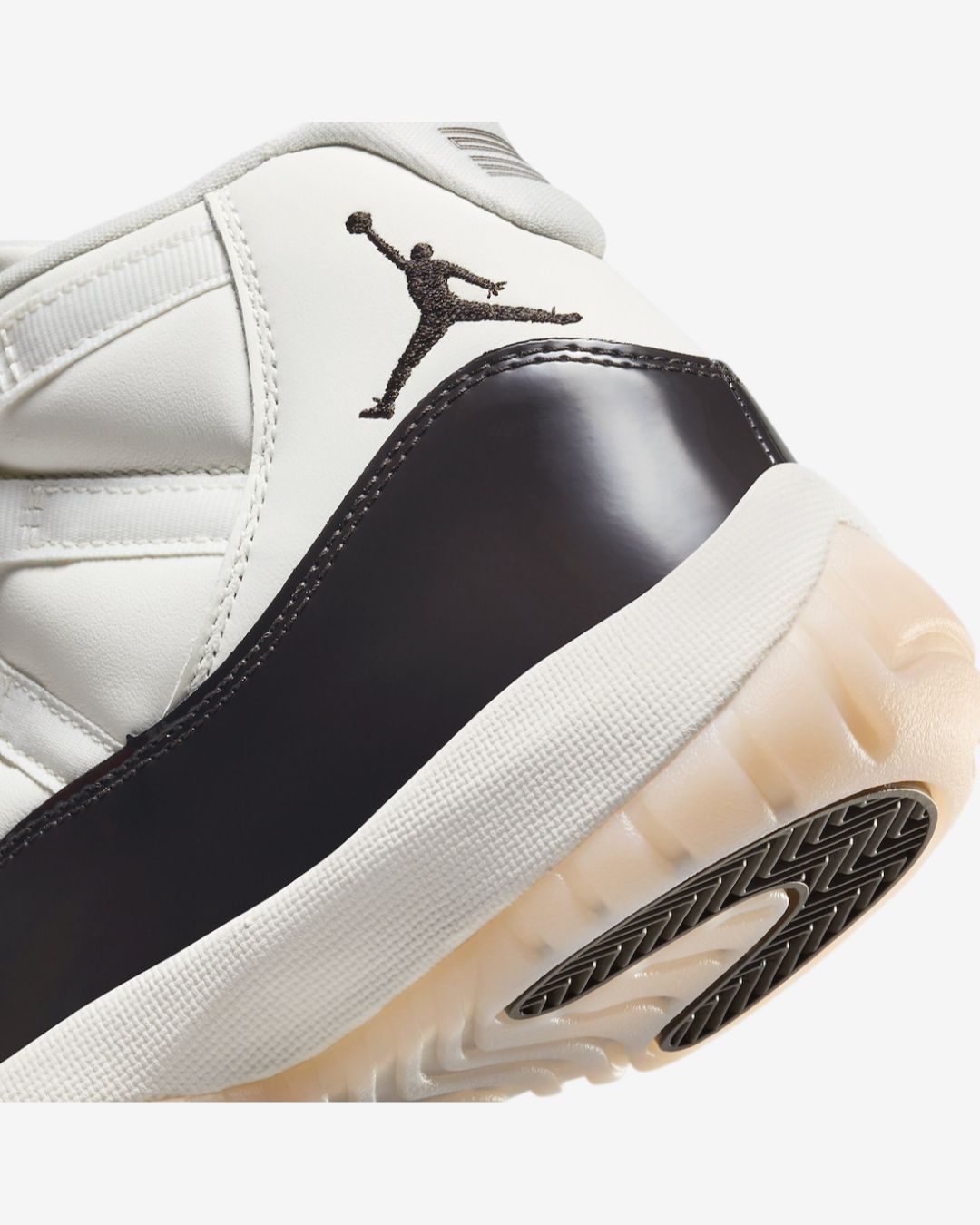 Air Jordan 11 Neapolitan AR0715-101