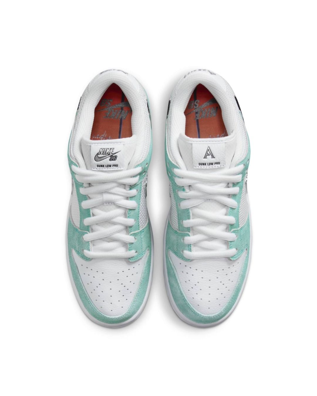 April Skateboards x Nike SB Dunk Low FD2562-400